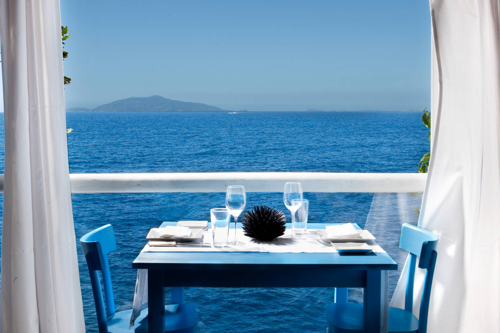 Outdoor Dining at Al Nafoorah Top Restaurants in Dubai