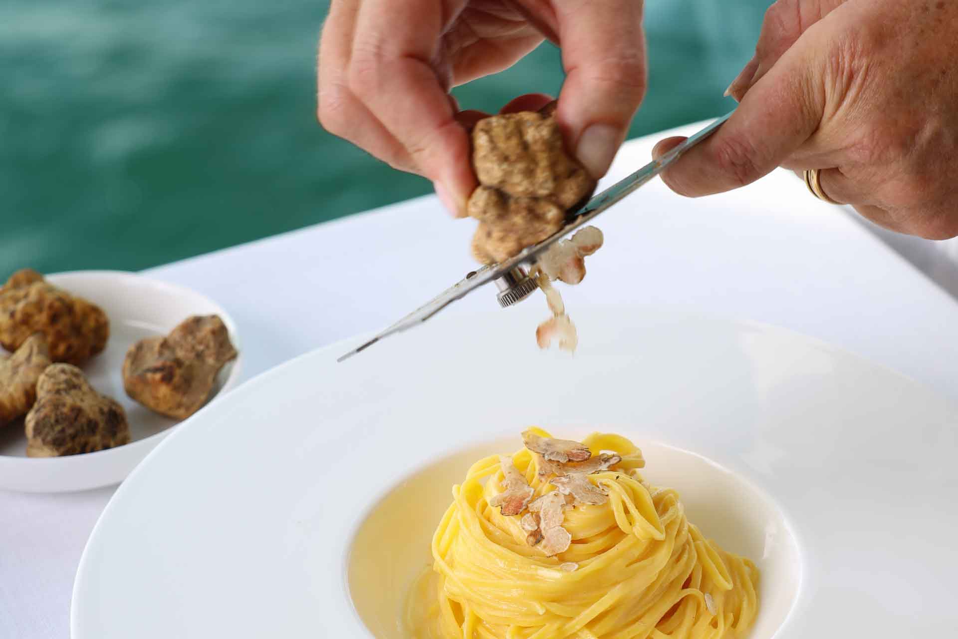 Pierchic luxurious dining setup Top Restaurants in Dubai