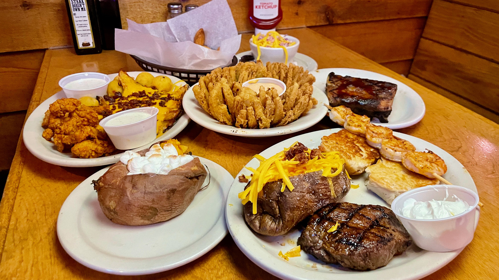 Dining atmosphere at Texas Roadhouse Top Restaurants in Dubai